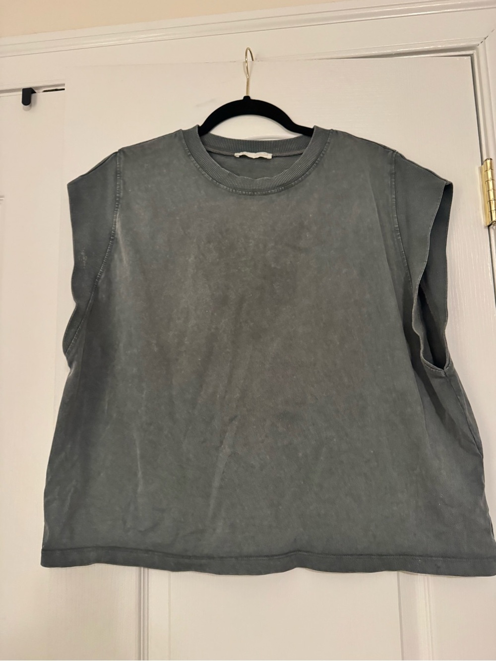 ZaraWomen’s Sleeveless Crewneck Top - Gray